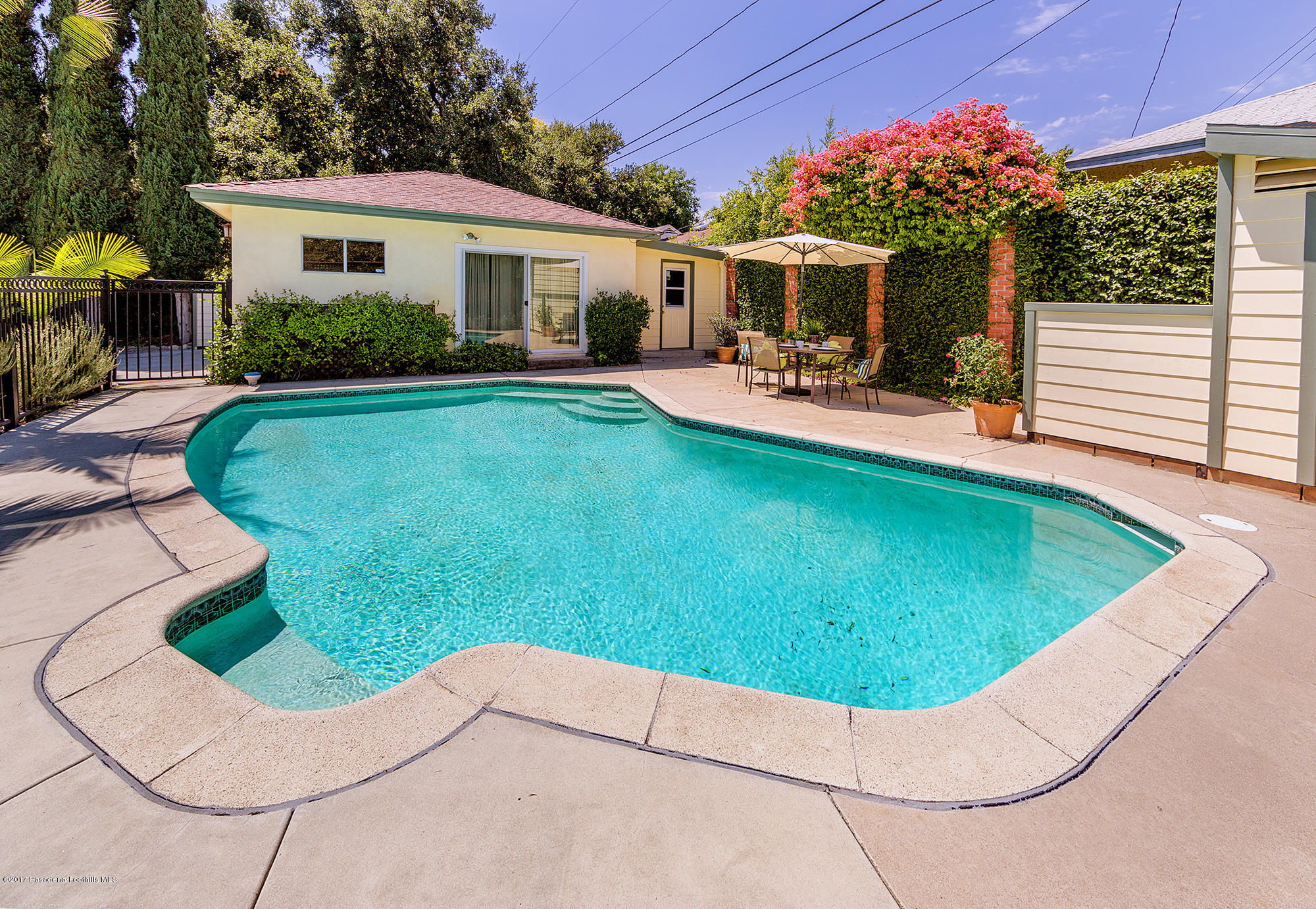 1757 Meadowbrook Road Altadena, CA 91001 - Photo 19 of 20 132