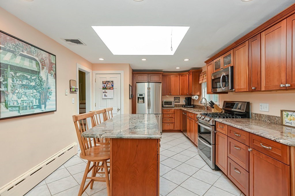 18 Morton Circle Canton, MA 02021 - Photo 5 of 39 Gallery Image 5