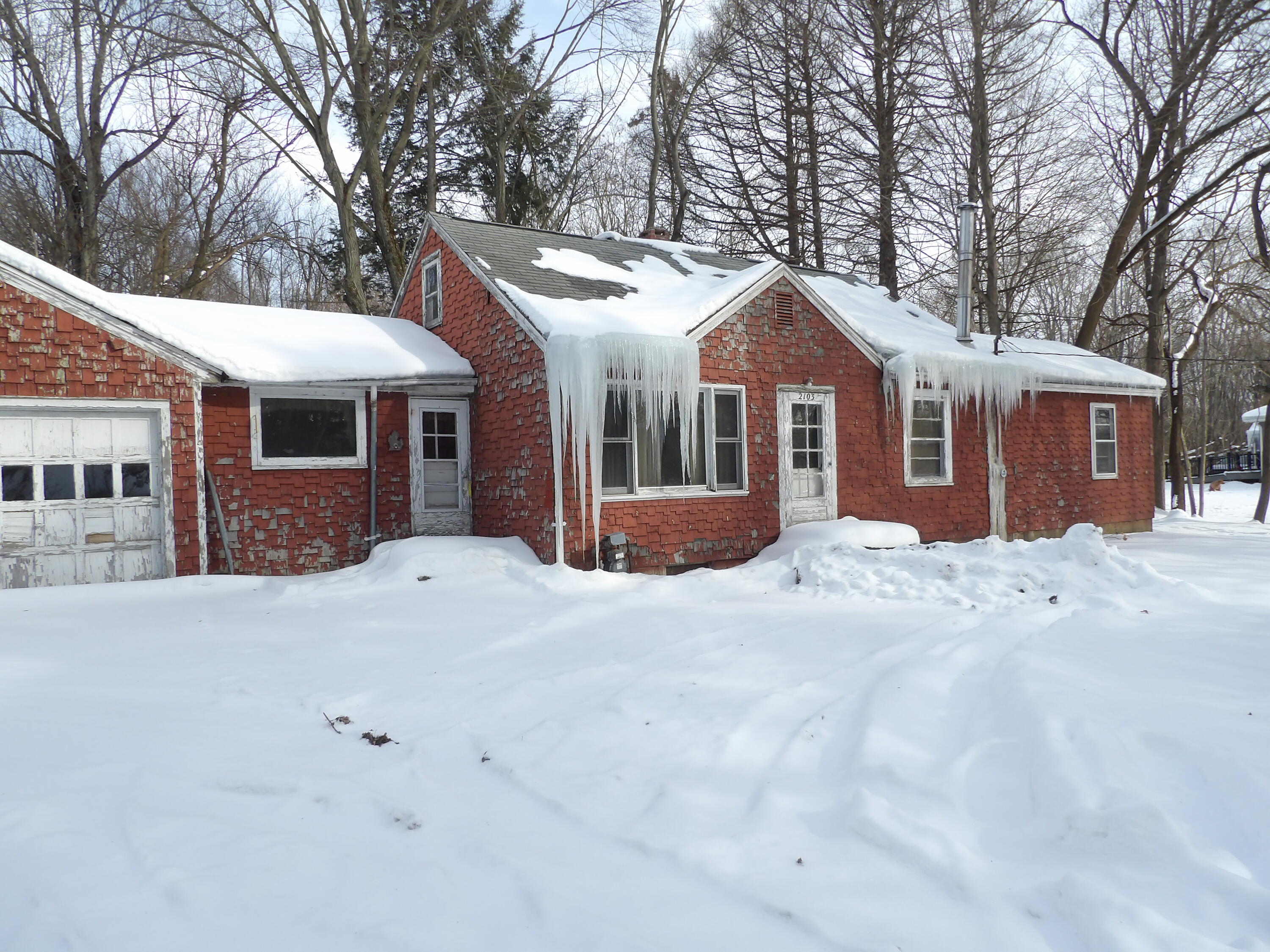 2103 Niles Buchanan Road Niles, MI 49120 - Photo 3 of 26 100_0443