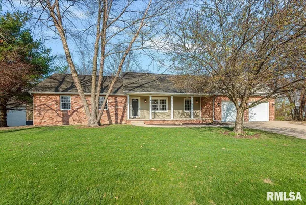 $389,900 | 385 High Meadow, Sherman, IL 62684