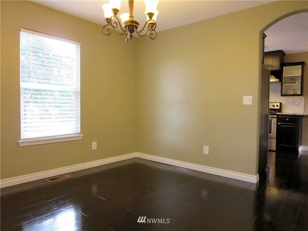 18446 Albany Street Southwest Rochester, WA 98579 - Photo 11 of 25