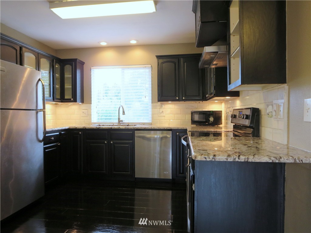 18446 Albany Street Southwest Rochester, WA 98579 - Photo 12 of 25
