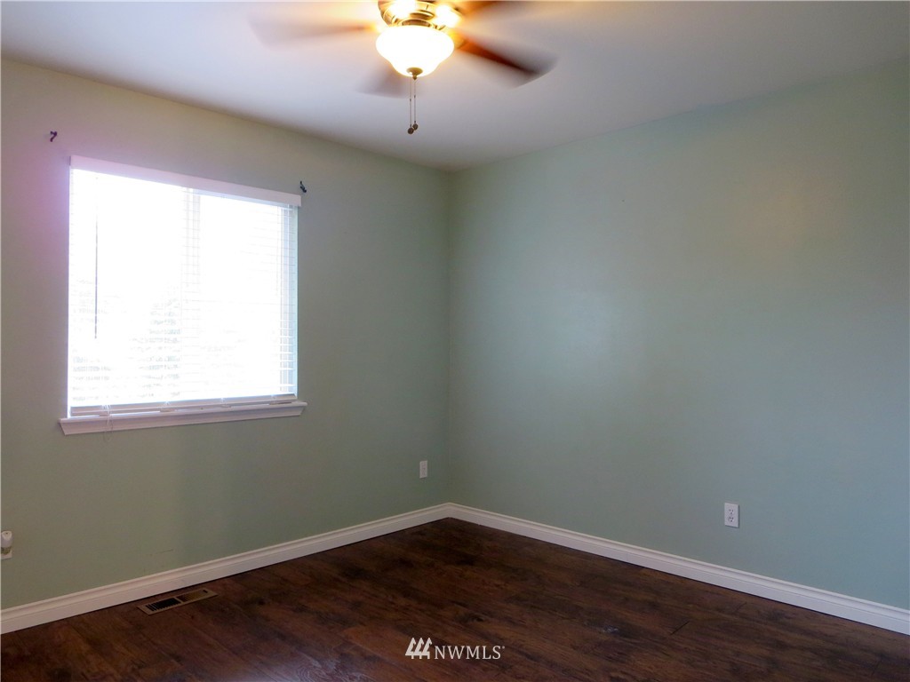 18446 Albany Street Southwest Rochester, WA 98579 - Photo 23 of 25