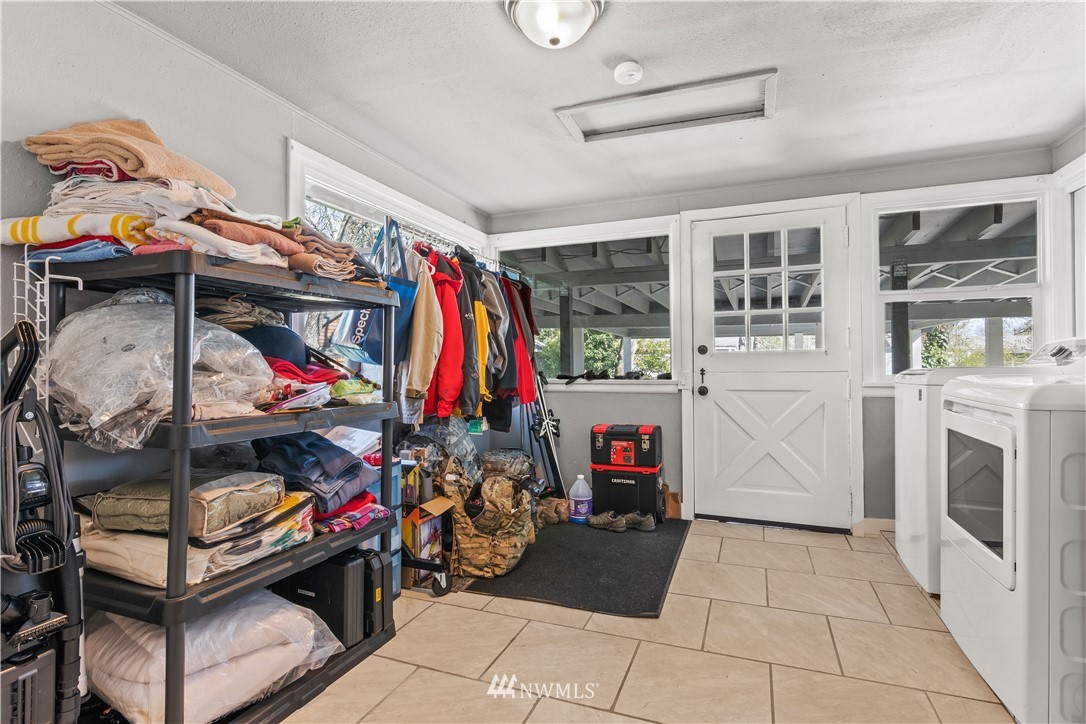 10211 Meadow Road Southwest Lakewood, WA 98499 - Photo 13 of 27 Gallery Image 13