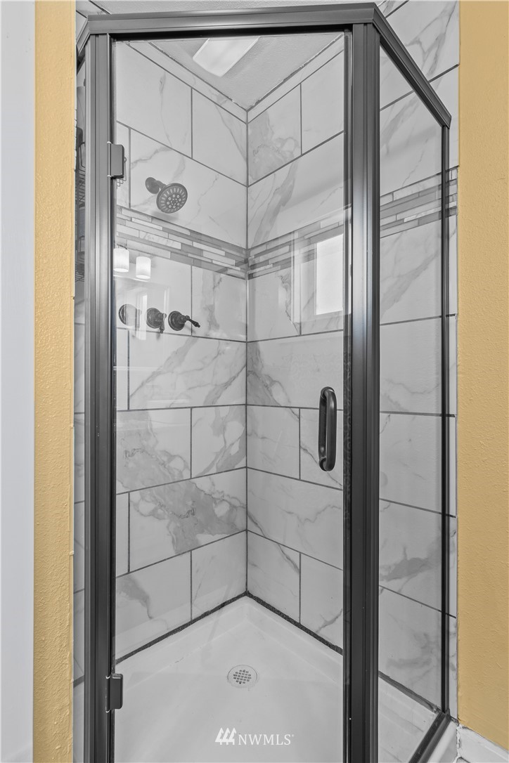 10211 Meadow Road Southwest Lakewood, WA 98499 - Photo 16 of 27 Gallery Image 16
