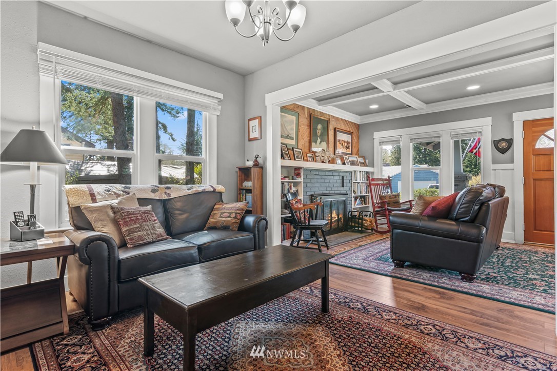 10211 Meadow Road Southwest Lakewood, WA 98499 - Photo 5 of 27 Gallery Image 5