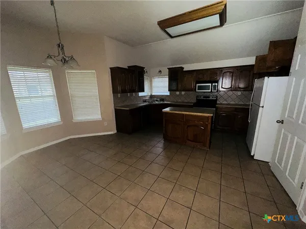 $1,781 | 2410 Bachelor Button Boulevard, Killeen, TX 76549