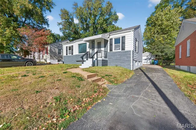 $174,900 | 10335 St Joan Lane, St. Ann, MO 63074