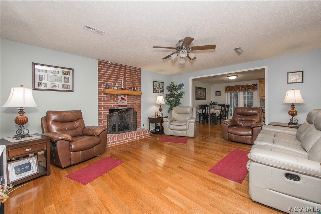 Great Room to Kitchen