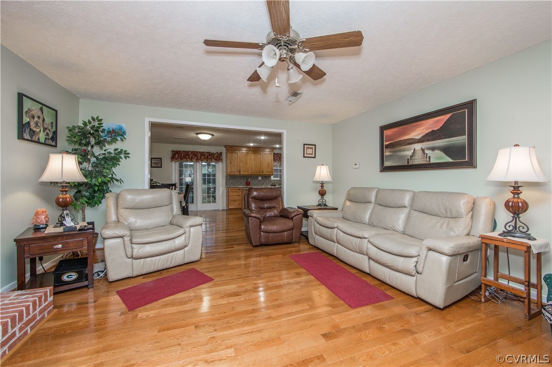 Great Room to Kitchen