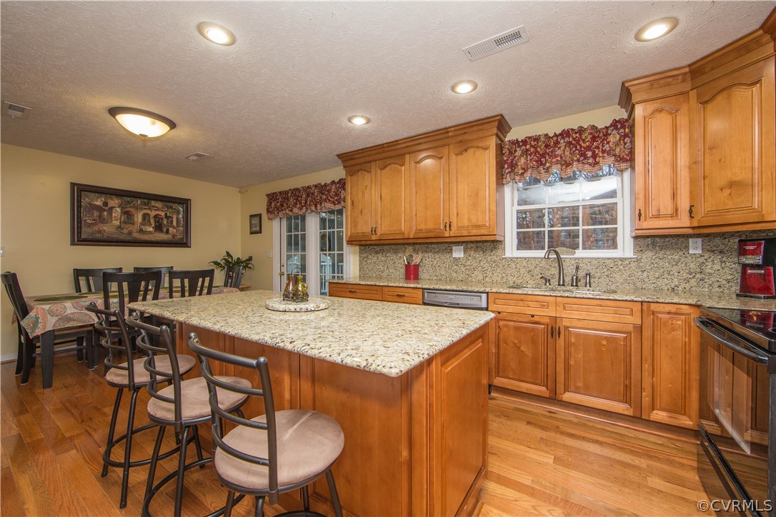 17410 Le Master Road Petersburg, VA 23803 - Photo 10 of 48 Granite Countertops & Backsplash