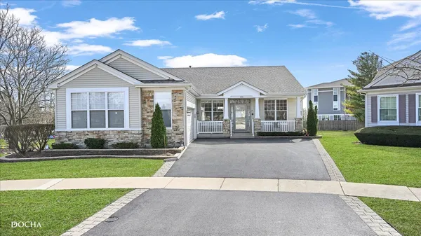 $389,900 | 106 River Run Court, Oswego, IL 60543