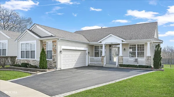 $389,900 | 106 River Run Court, Oswego, IL 60543
