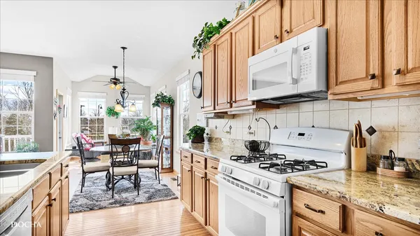 $389,900 | 106 River Run Court, Oswego, IL 60543