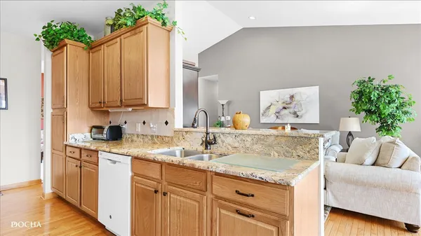 $389,900 | 106 River Run Court, Oswego, IL 60543