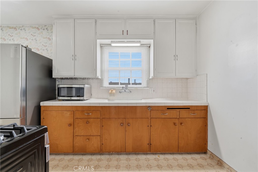 1917 East Harding Street Long Beach, CA 90805 - Photo 10 of 28