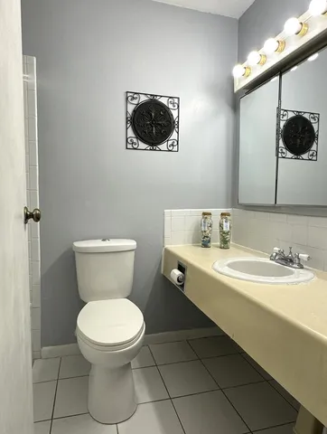 $160,000 | 5600 Hillcrest Lane, Unit 1K, Lisle, IL 60532