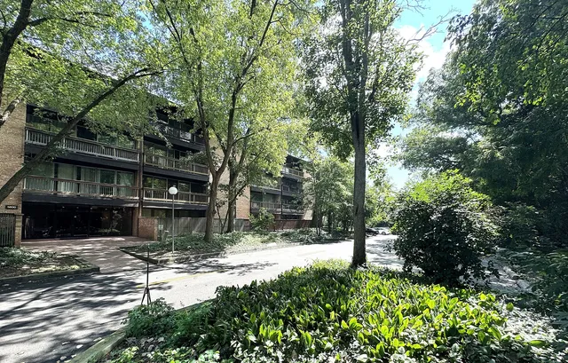 $160,000 | 5600 Hillcrest Lane, Unit 1K, Lisle, IL 60532