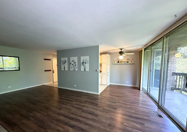 $160,000 | 5600 Hillcrest Lane, Unit 1K, Lisle, IL 60532