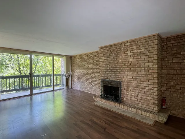 $160,000 | 5600 Hillcrest Lane, Unit 1K, Lisle, IL 60532