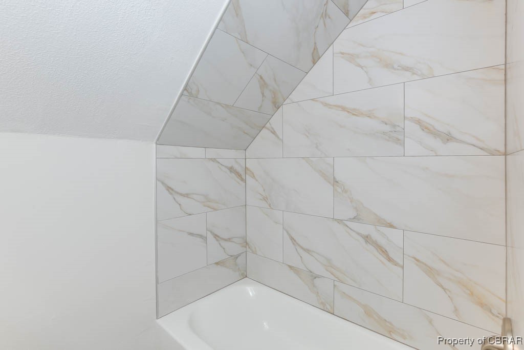 3310 West Weaver Road Hampton, VA 23666 - Photo 24 of 28 a bathroom with a bathtub