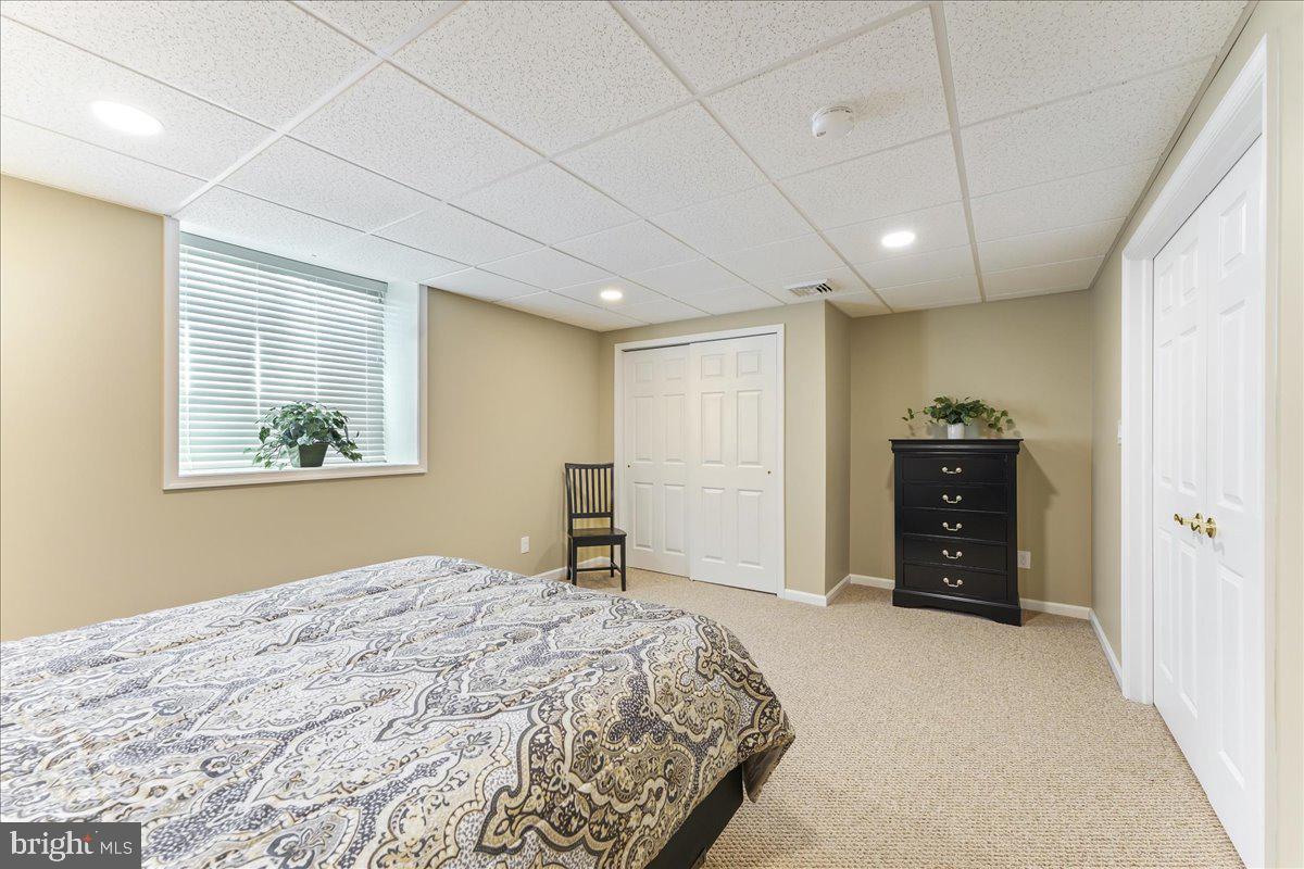185 Sloan Road Phoenixville, PA 19460 - Photo 29 of 41 Recesses lighting