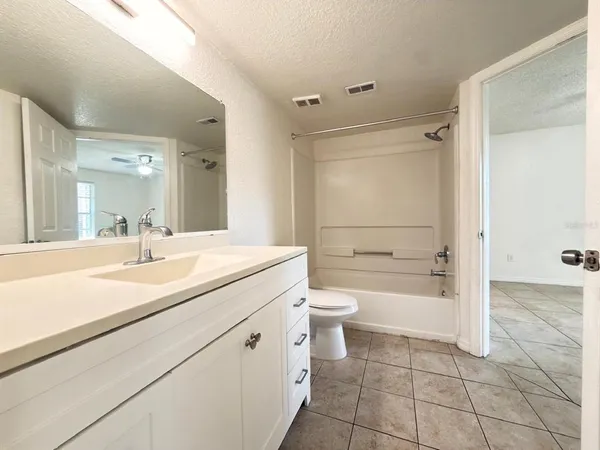 $1,350 | 5028 Park Central Drive, Unit 2133, Orlando, FL 32839