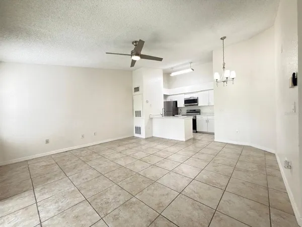 $1,350 | 5028 Park Central Drive, Unit 2133, Orlando, FL 32839