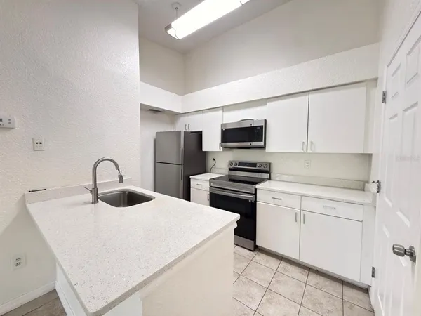 $1,350 | 5028 Park Central Drive, Unit 2133, Orlando, FL 32839