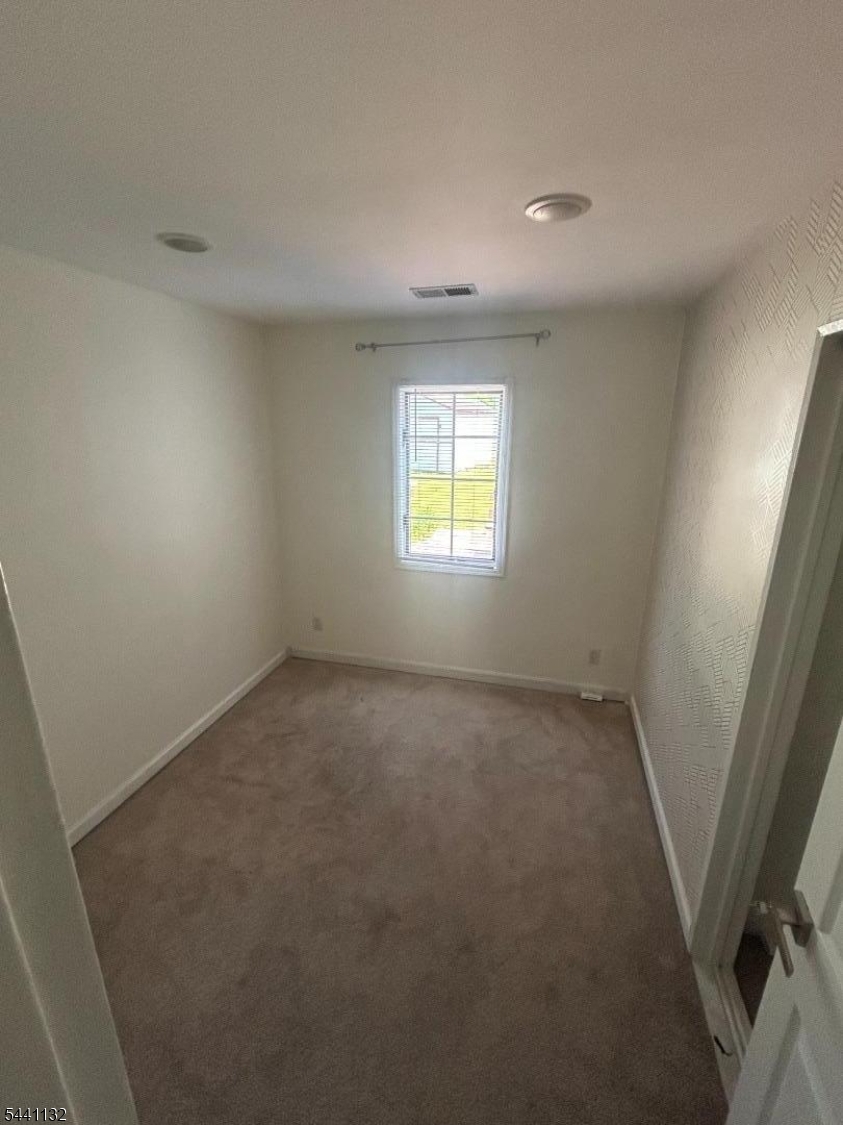 17 Raleigh Road Edison, NJ 08817 - Photo 5 of 16