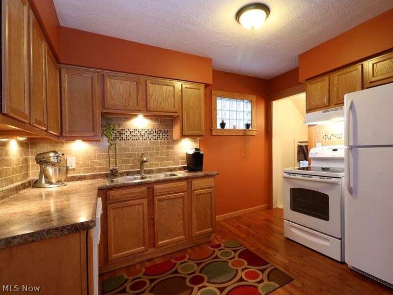 4133 Valley Road Cleveland, OH 44109 - Photo 6 of 18