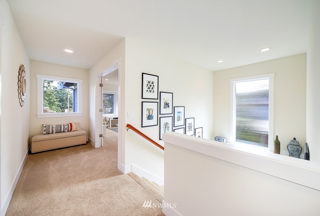3915 Southwest 97th Street Seattle, WA 98136 - Photo 15 of 25 Gallery Image 15