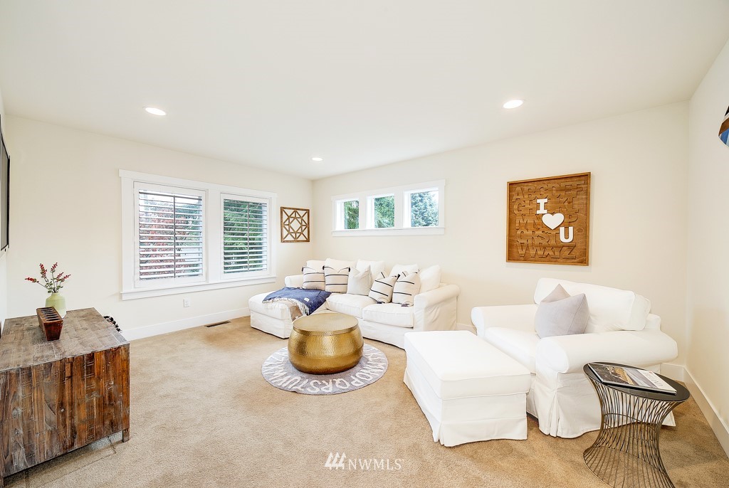 3915 Southwest 97th Street Seattle, WA 98136 - Photo 16 of 25 Gallery Image 16