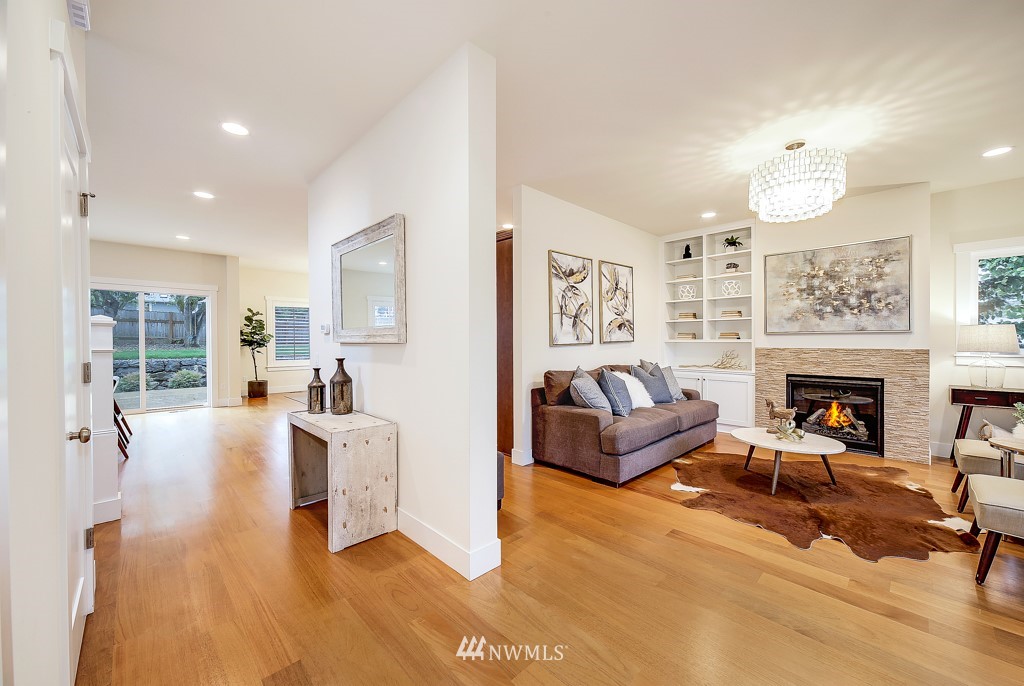 3915 Southwest 97th Street Seattle, WA 98136 - Photo 3 of 25 Gallery Image 3