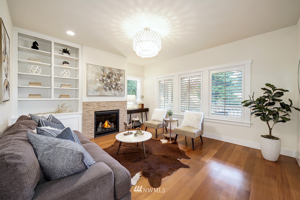 3915 Southwest 97th Street Seattle, WA 98136 - Photo 4 of 25 Gallery Image 4