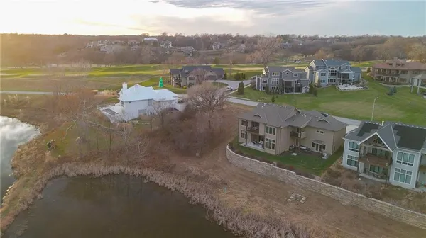 $695,000 | 7017 Waters Edge Drive, Parkville, MO 64152