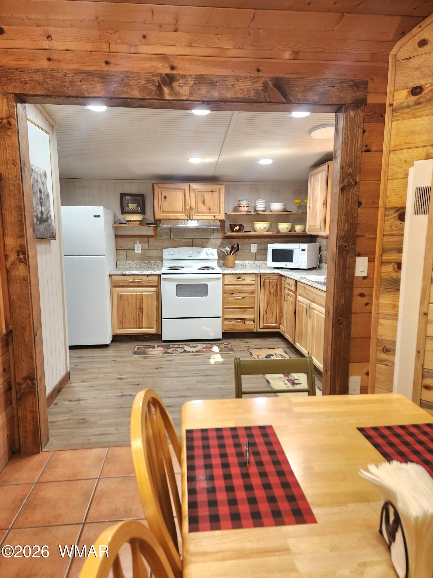 718 Eagle Loop Lakeside, AZ 85929 - Photo 8 of 36 View of the Dining Area to the Kitchen