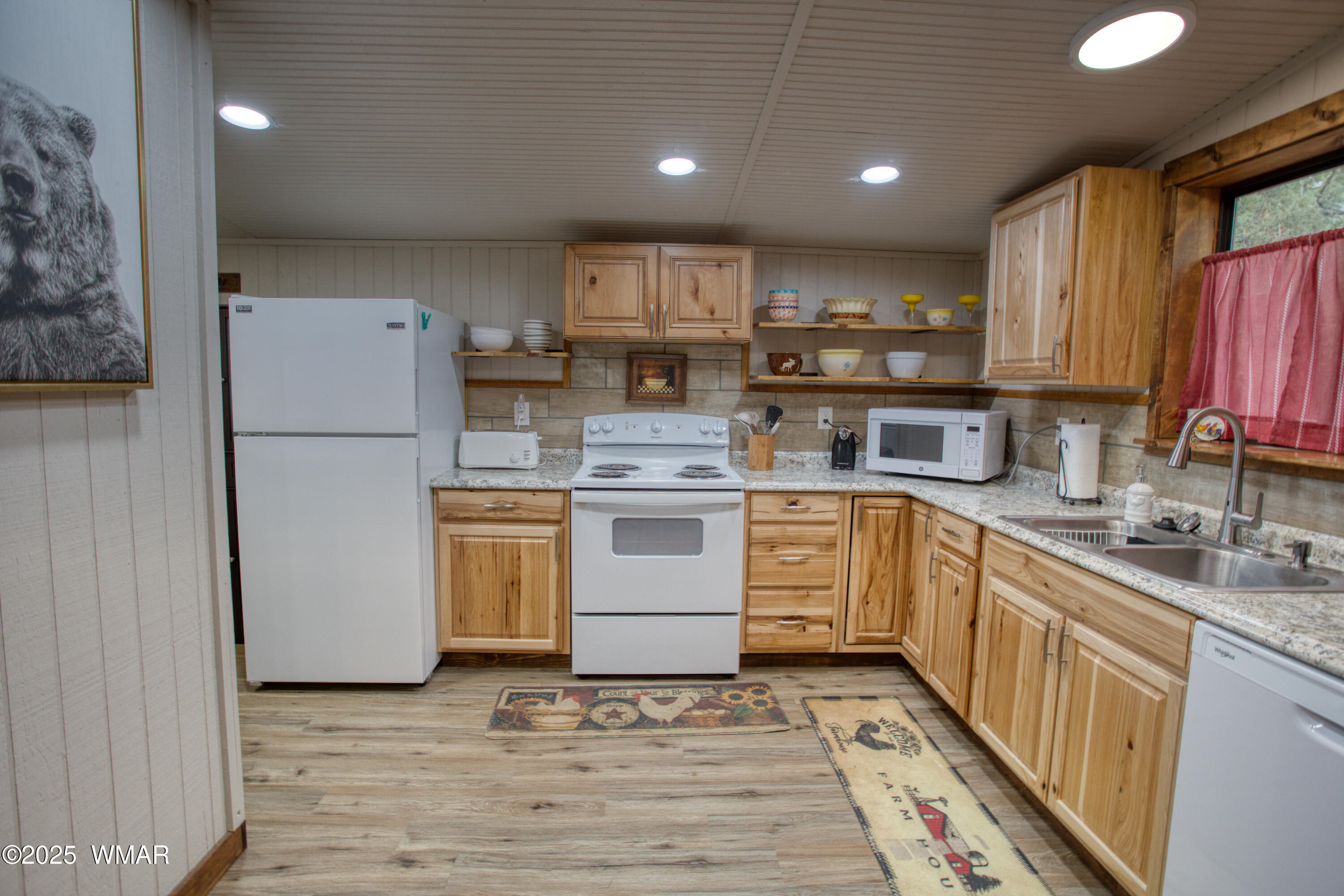 718 Eagle Loop Lakeside, AZ 85929 - Photo 10 of 36 Kitchen