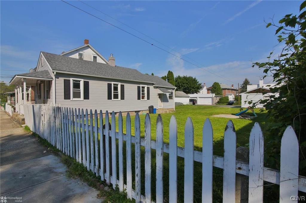 151 West 16th Street Northampton, PA 18067 - Photo 2 of 18 a front view of a house with a garden