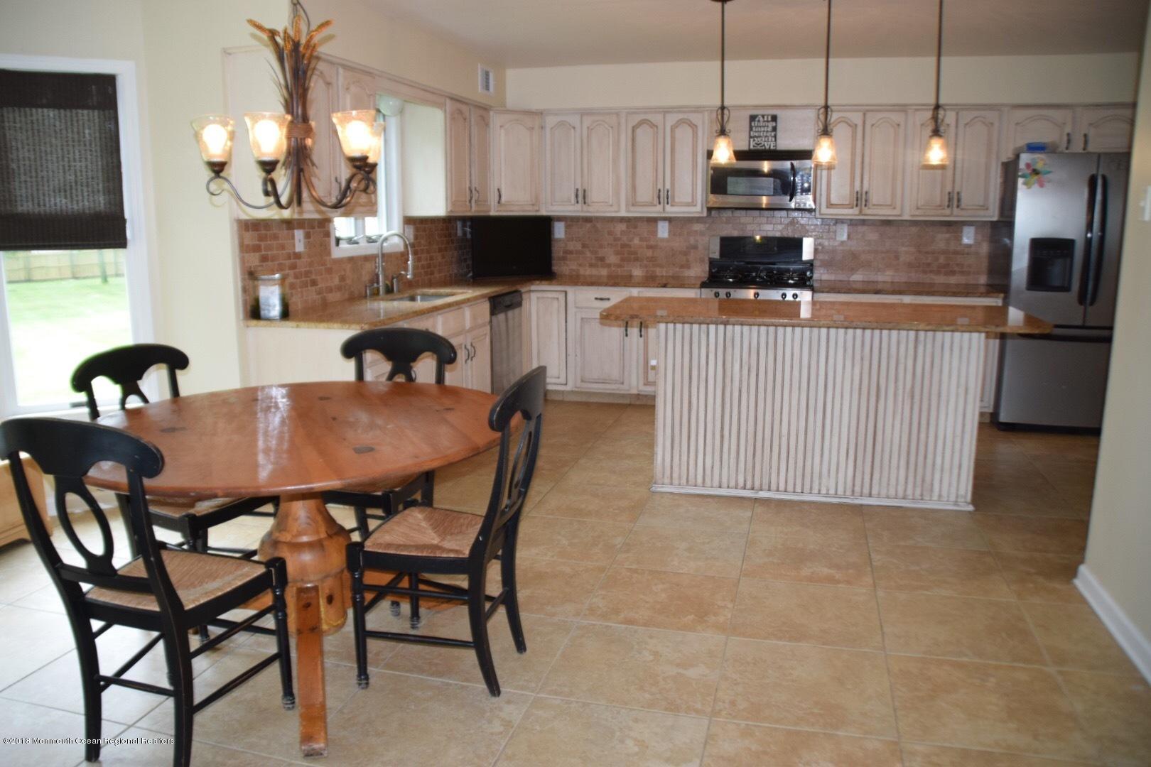 627 Yellowbrick Road Brick, NJ 08724 - Photo 10 of 32 qq11