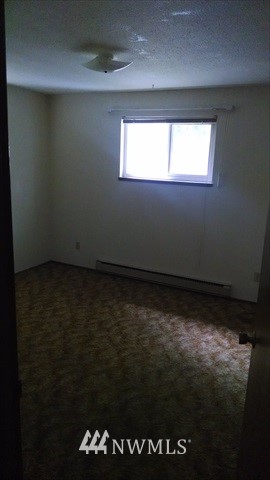 607 Sheridan Road Bremerton, WA 98310 - Photo 11 of 14 a view of room with window