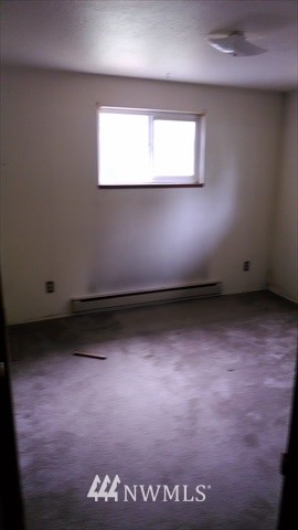 607 Sheridan Road Bremerton, WA 98310 - Photo 8 of 14 a view of room with window