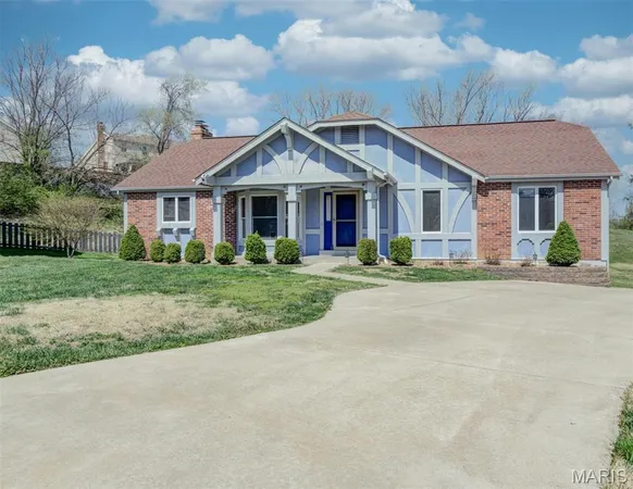 $409,000 | 4 Fox Den Court, St. Charles, MO 63304