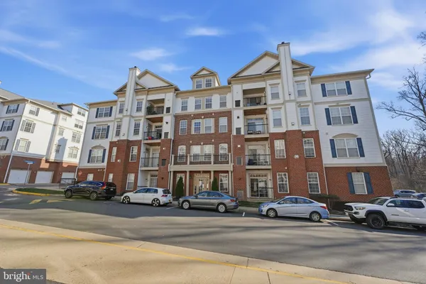 $479,000 | 11635 Cavalier Landing Court, Unit 202, Fairfax, VA 22030