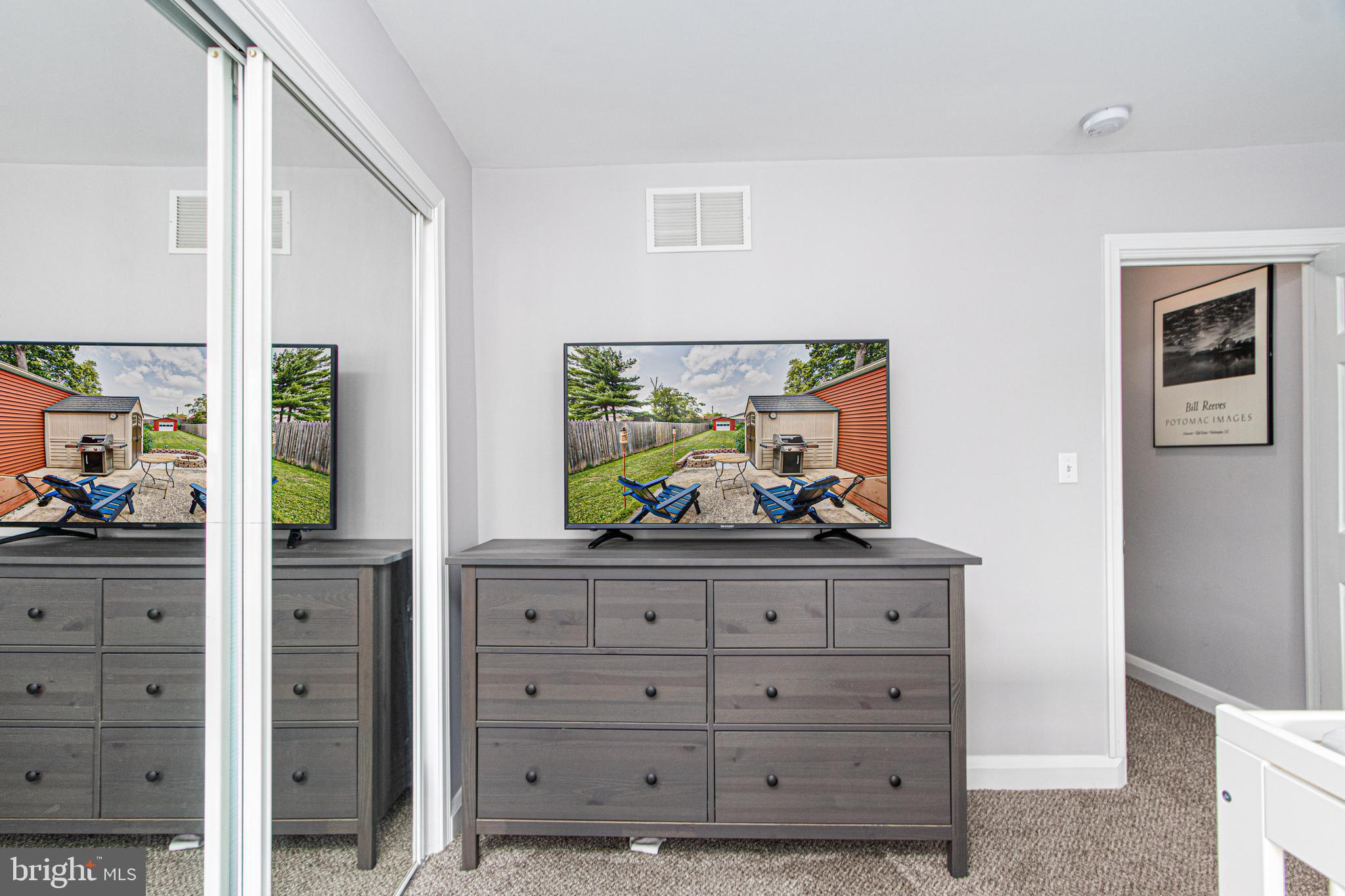1668 Yakona Road Baltimore, MD 21286 - Photo 24 of 50 Netural and bright with natural light!