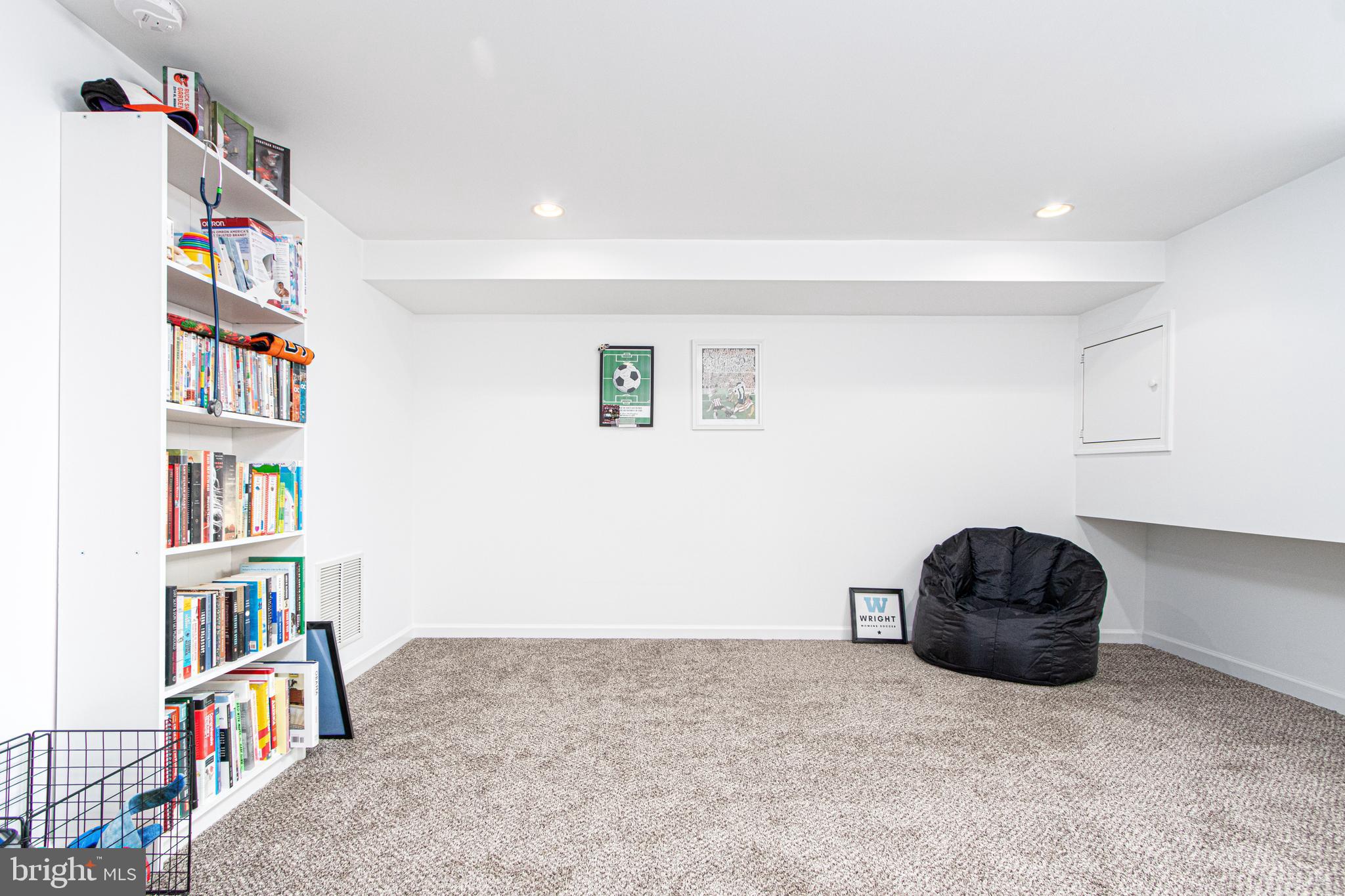 1668 Yakona Road Baltimore, MD 21286 - Photo 30 of 50 Great flexible space for stretching out!