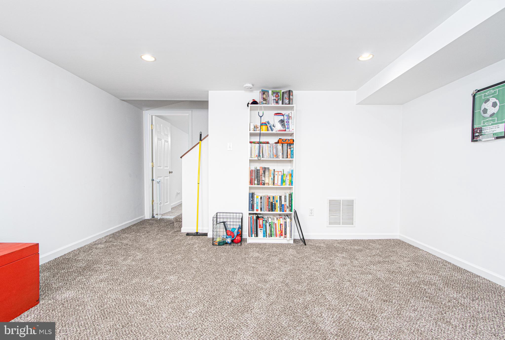 1668 Yakona Road Baltimore, MD 21286 - Photo 32 of 50 Sitting area, work out space, playroom, etc!