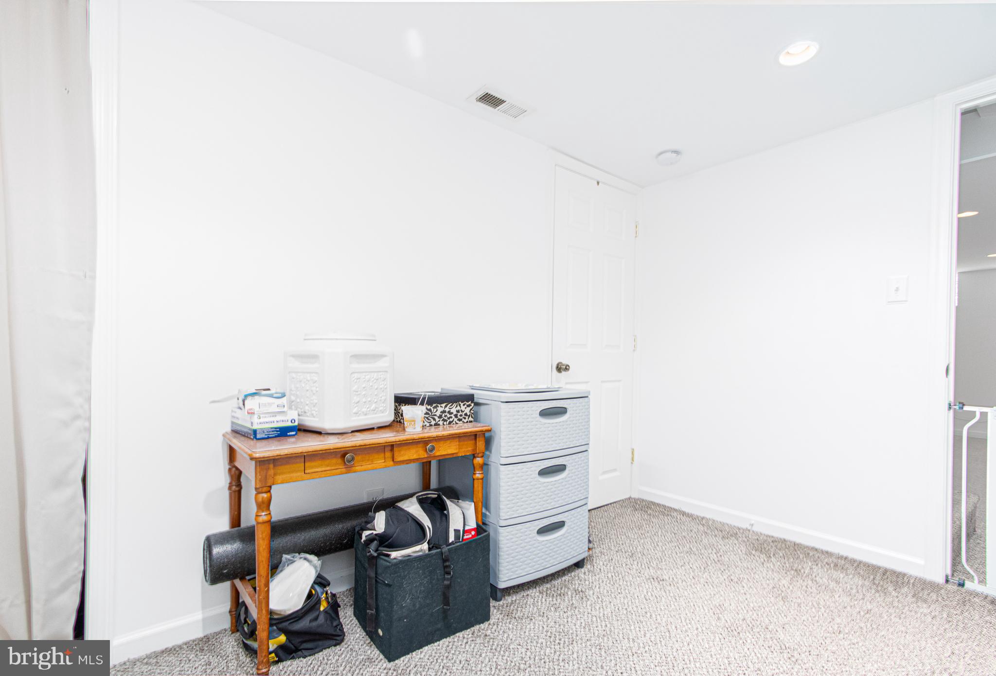 1668 Yakona Road Baltimore, MD 21286 - Photo 35 of 50 Great bedroom space!