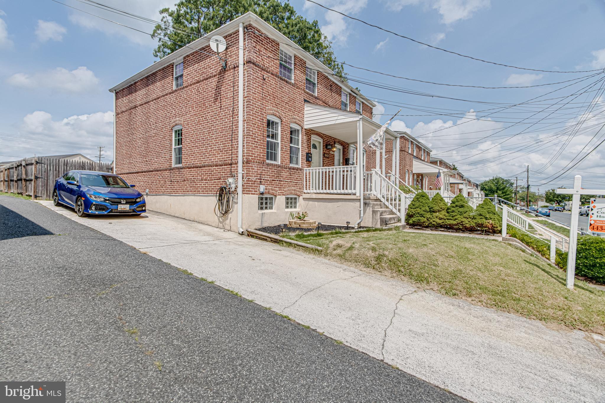 1668 Yakona Road Baltimore, MD 21286 - Photo 5 of 50 Side windows offer lots of natural light!