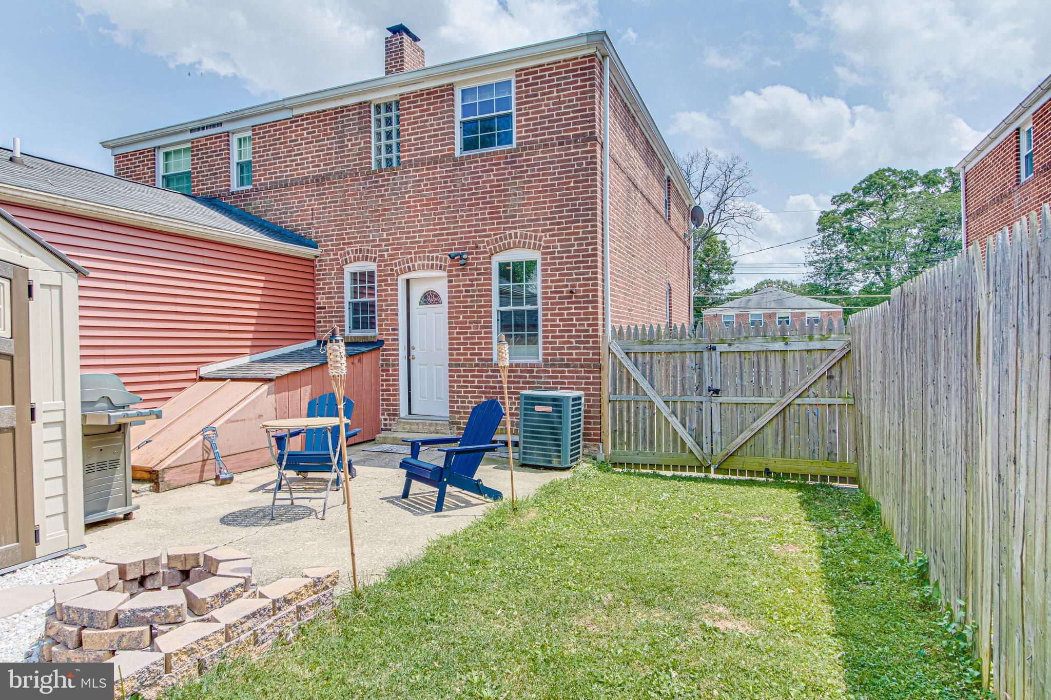 1668 Yakona Road Baltimore, MD 21286 - Photo 43 of 50 Gate with privacy fence
